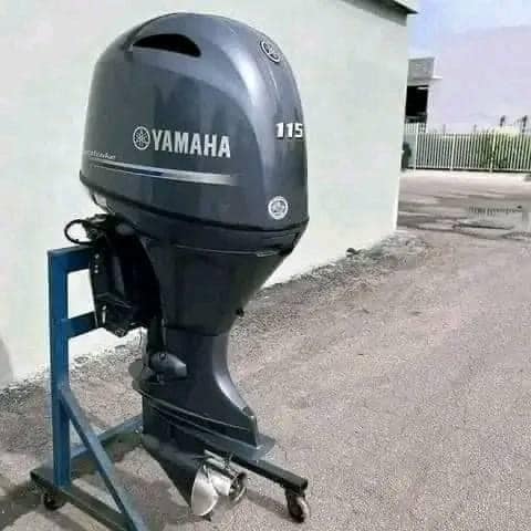 Moteur hors-bord Yamaha 115 CV à quatre temps d’occasion